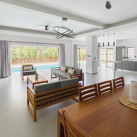 Spacious 4 Bedrooms Villa With Infinity Pool 그란데 바이예 외부 사진