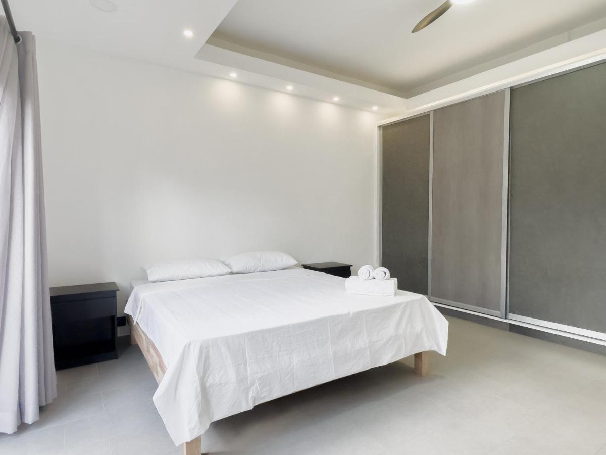 Spacious 4 Bedrooms Villa With Infinity Pool 그란데 바이예 외부 사진