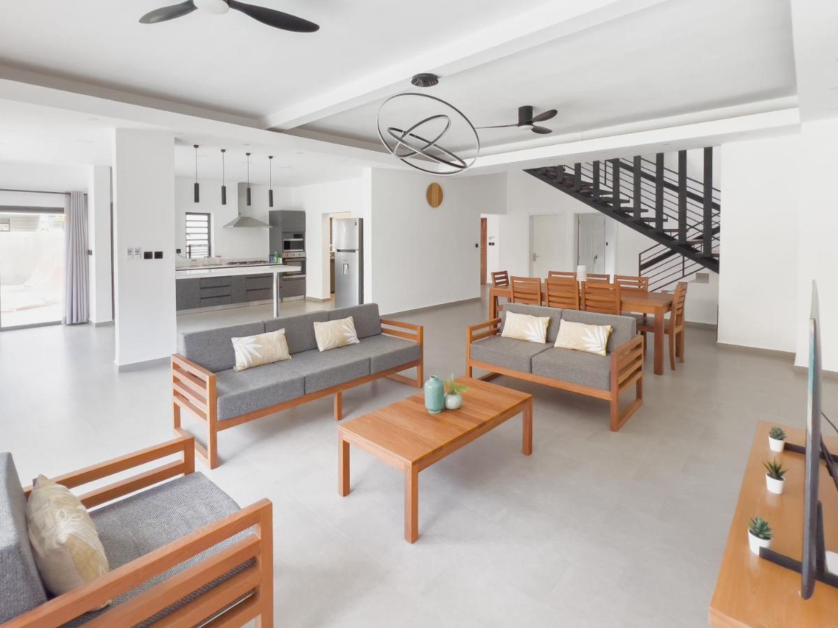 Spacious 4 Bedrooms Villa With Infinity Pool 그란데 바이예 외부 사진